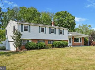 1700 Ludwell Dr, Maple Glen, PA 19002