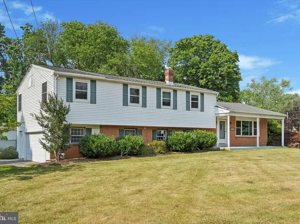 1700 Ludwell Dr, Maple Glen, PA 19002