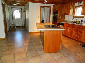 3rd image of 11 Arrowhead Dr