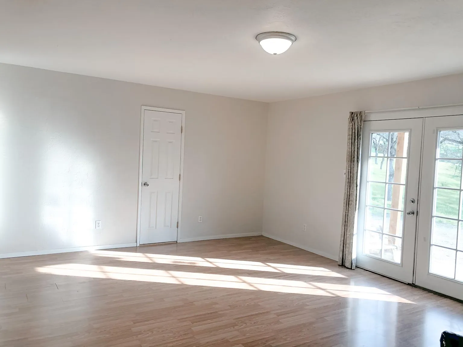8904 Bell Ct — Photo 2