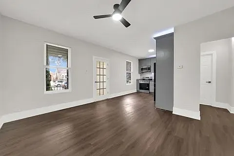 5 bed, 2500 sqft, $4,000 — Photo 2
