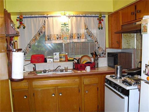 4th image of 10111 Fonville Dr