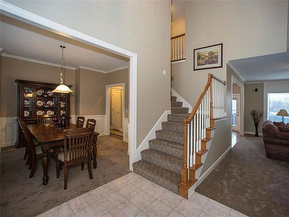3rd image of 611 Rock Creek Dr