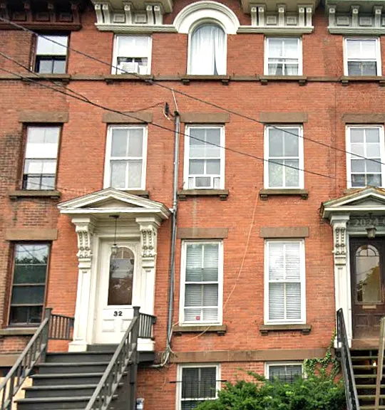 32 Trumbull St #4 — Photo 1