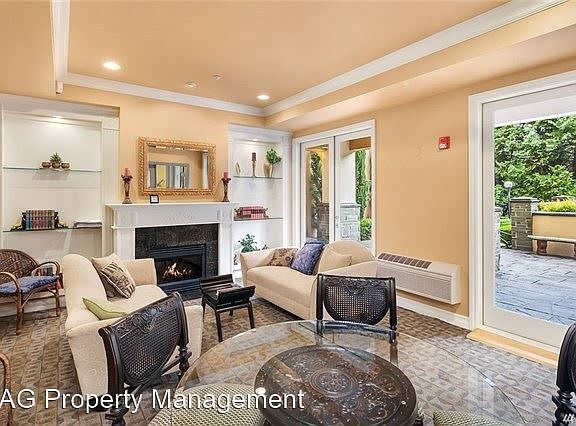 4th image of 10398 NE 17th St Unit 201