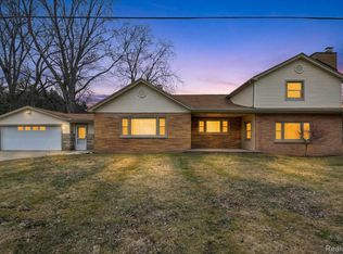 2668 Range Rd, Pt Huron, MI 48060