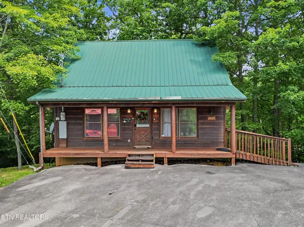 2434 School Hse Gap Rd N, Sevierville, TN 37876