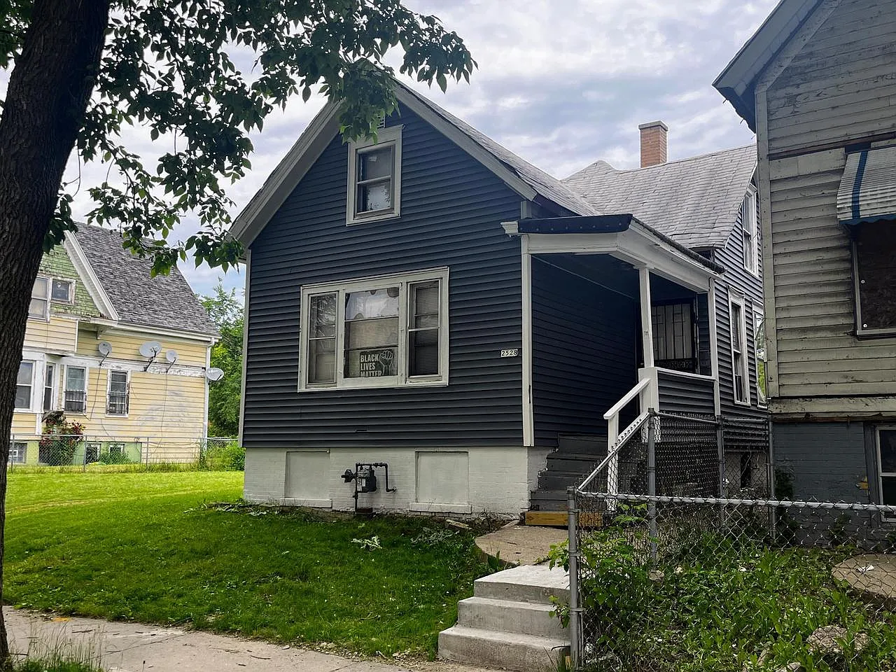 2528 North 16th STREET photo 1