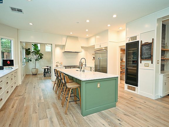 4th image of 1239 Sunrise Ridge Dr