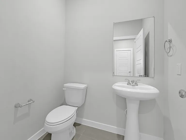 305 Millwood Ln — Photo 5