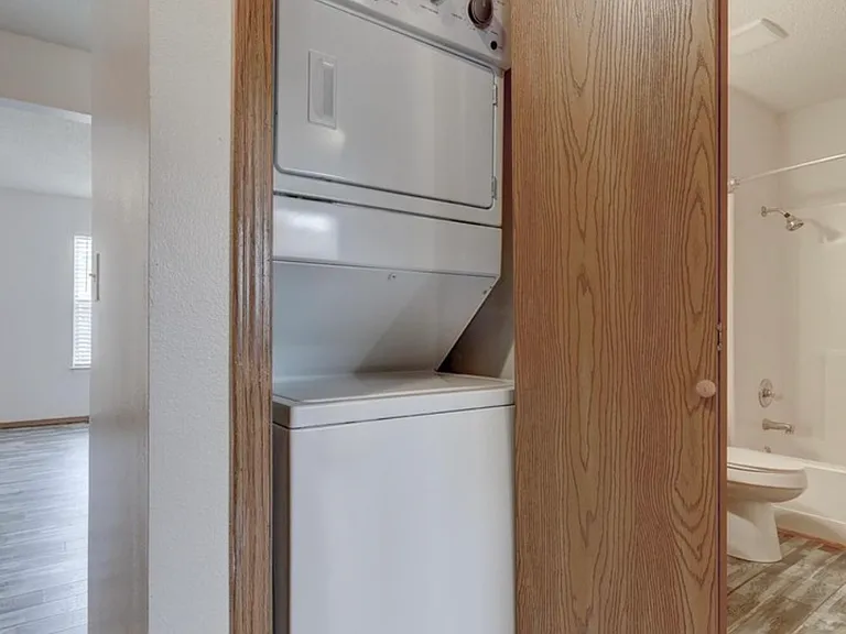 3217 N Range Line Rd #D — Photo 5