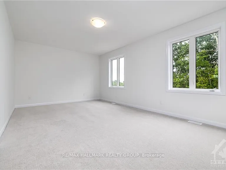 177 Lynn Coulter St — Photo 16
