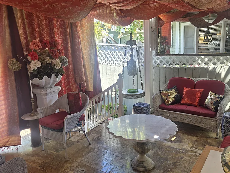 2817 E Broadway — Photo 9