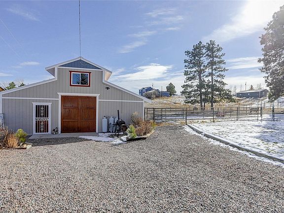 5th image of 1329 Starling Ln