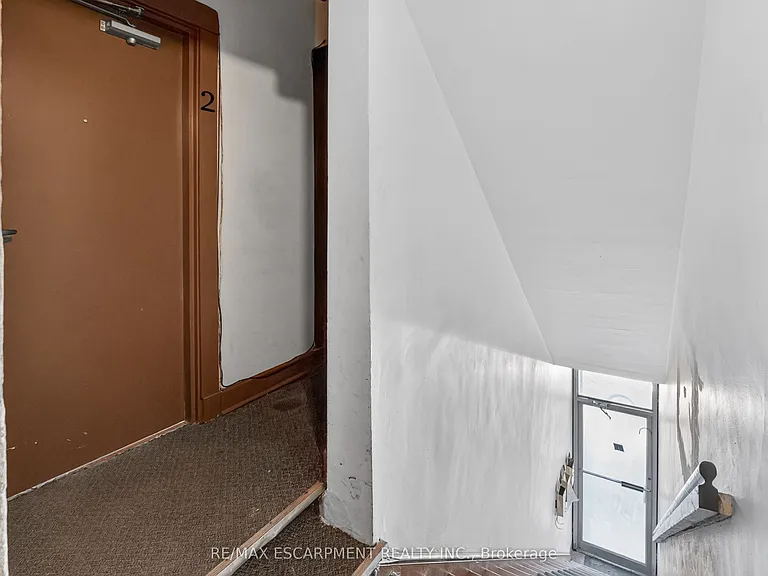 13 Main St W #2 — Photo 2