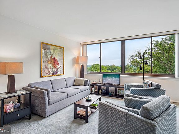 3rd image of 600 Roosevelt Blvd APT 614