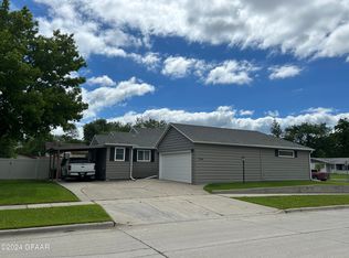 1144 McHugh Ave, Grafton, ND 58237