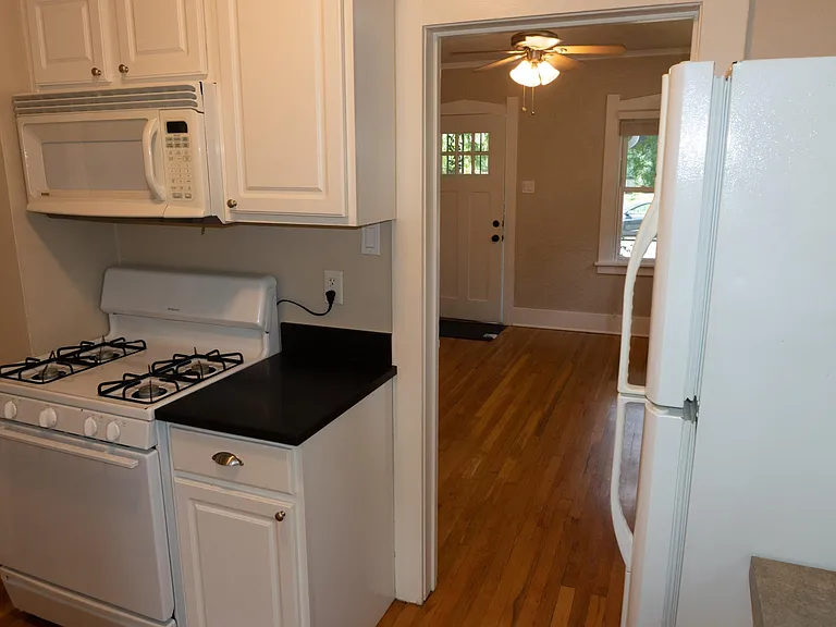 1709 S Corona St — Photo 13