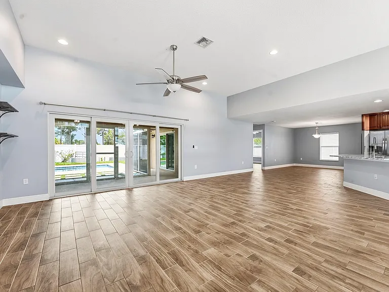 1280 SW Kalevala Dr — Photo 5