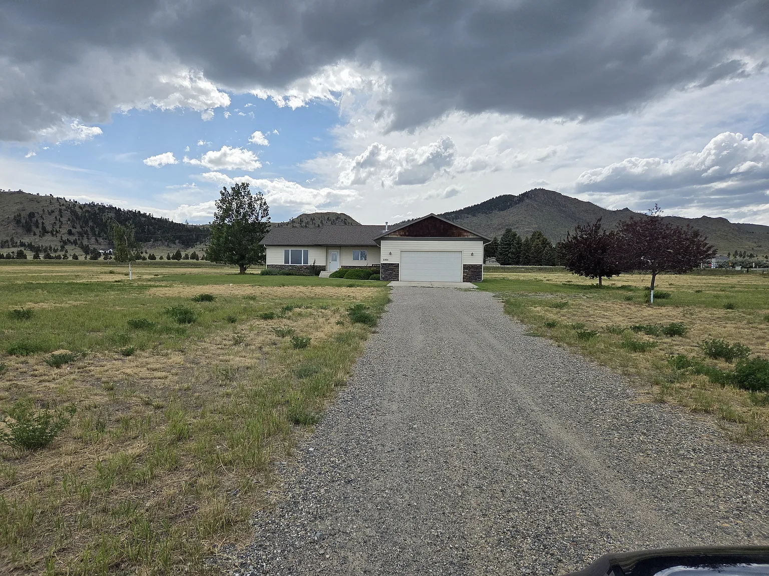3 bed, 1624 sqft, $2,400 — Photo 3