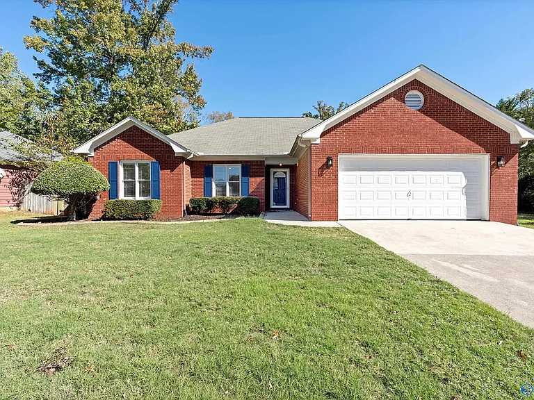 231 Jarrett Ln — Photo 1