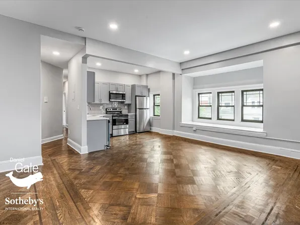 81-45 Lefferts Boulevard image 3 of 16