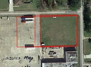 1602 N Mechanic St, El Campo, TX 77437