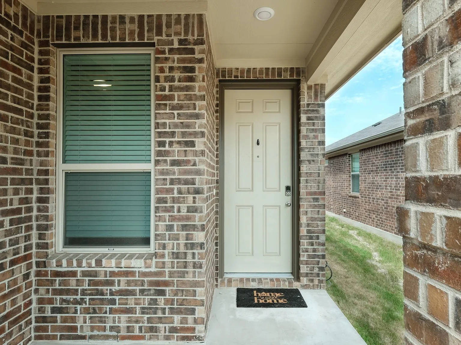 3 bed, 2.0 bath, 1249 sqft, $2,150 — Photo 3