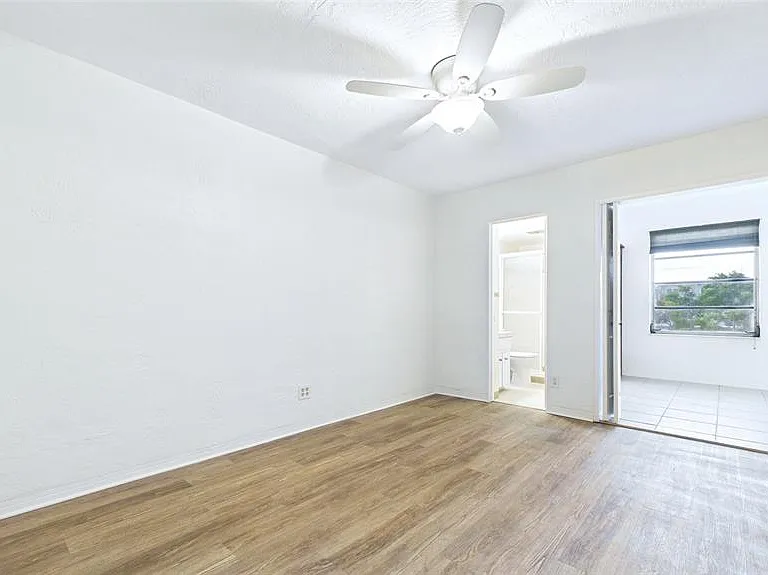 2454 Australia Way E #32 — Photo 37