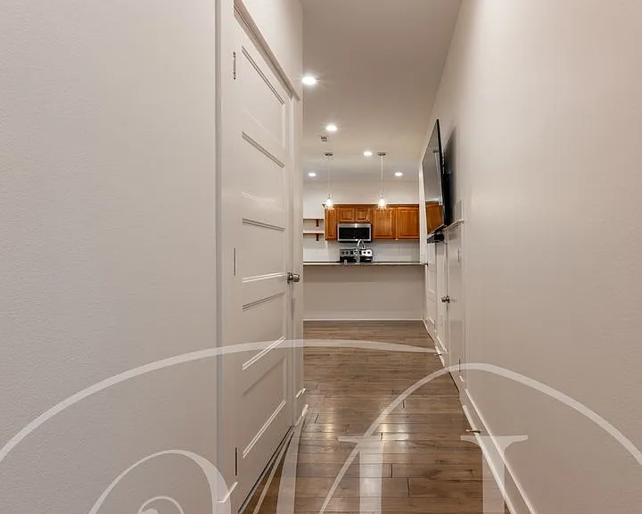 22 NE Hadley Way — Photo 5