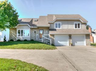 8302 N Highland Ave, Kansas City, MO 64118