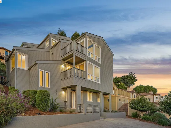 1701 Manzanita Dr, Oakland, CA 94611