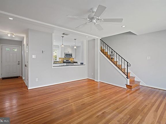 5th image of 204 Aspen St