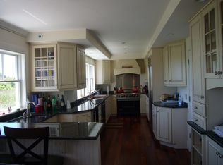 91 Ocean Dr, Hyannis, MA 02601