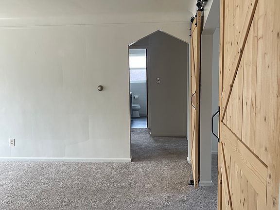5th image of 650 E Mitchell Ave Unit 2
