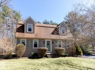 53 Stoney Weir Rd, Halifax, MA 02338
