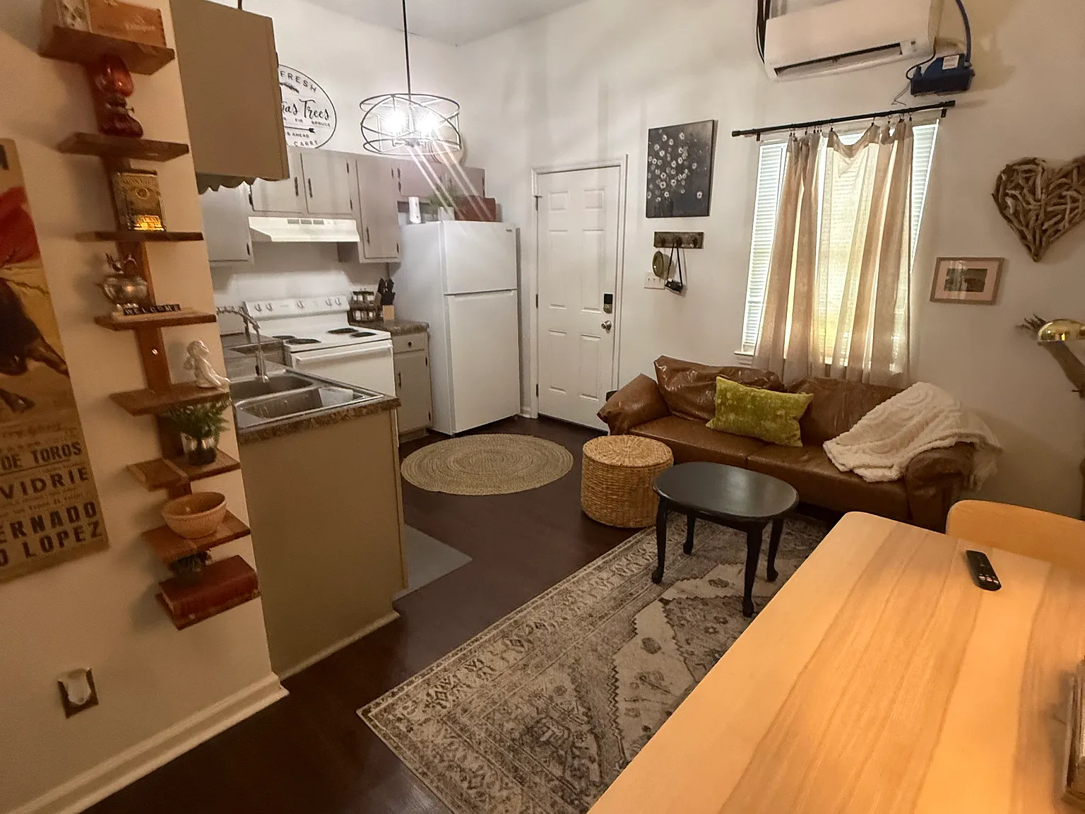1 bed, 500 sqft, $1,300 — Photo 1