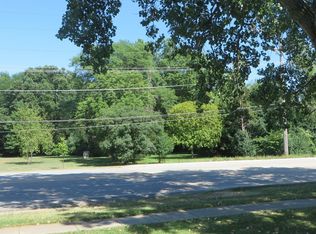 809 S Busse Rd, Mount Prospect, IL 60056