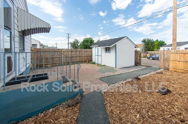 2 bed, 1.0 bath, 832 sqft, $1,150 — Photo 4