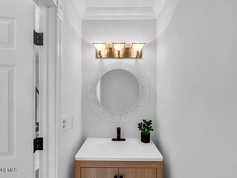 30 Belmont Ave — Photo 16