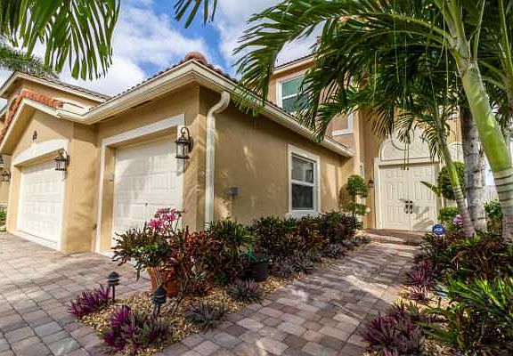 Home For Sale In Isola Bella