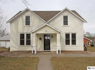 215 Walnut St, Hickman, NE 68372