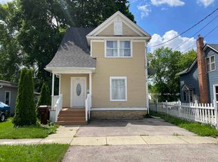112 W 2nd St, Belvidere, IL 61008