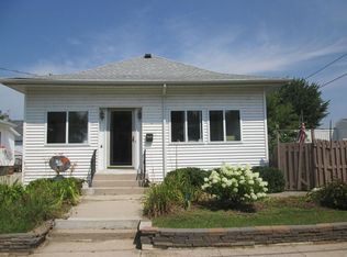 1516 Columbus St, Manitowoc, WI 54220