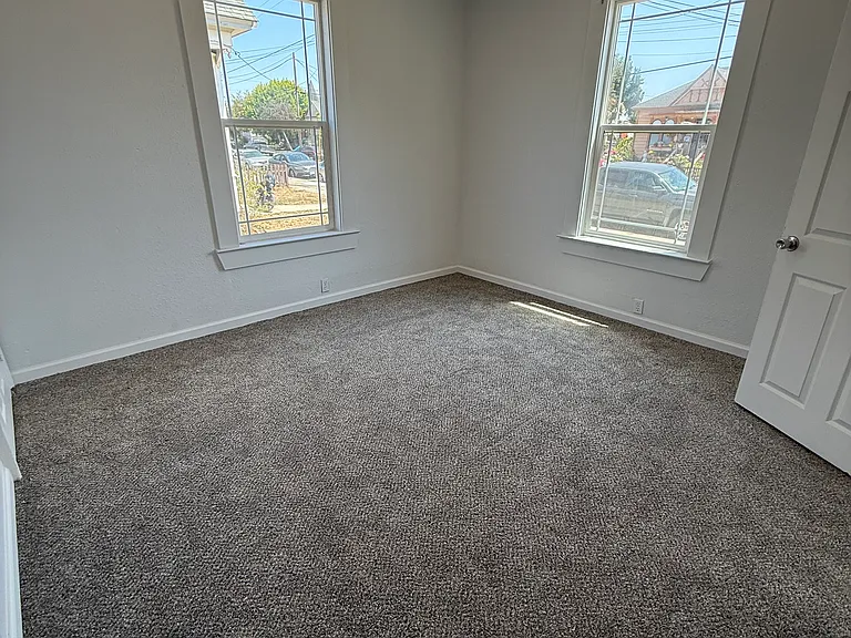 129 Maple Ave — Photo 6