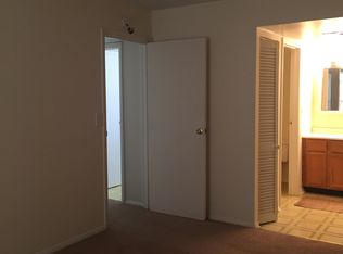 1880 Huntington Blvd APT F, Hoffman Estates, IL 60169