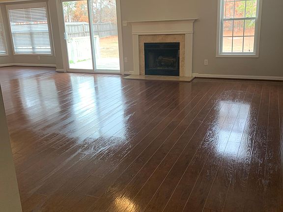 3rd image of 118 Blue Water Dr