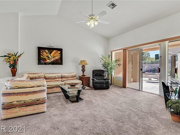 4th image of 8901 Meadowood Dr