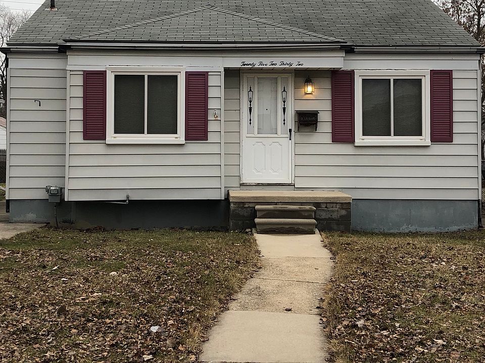 1st image of 25232 Leach St