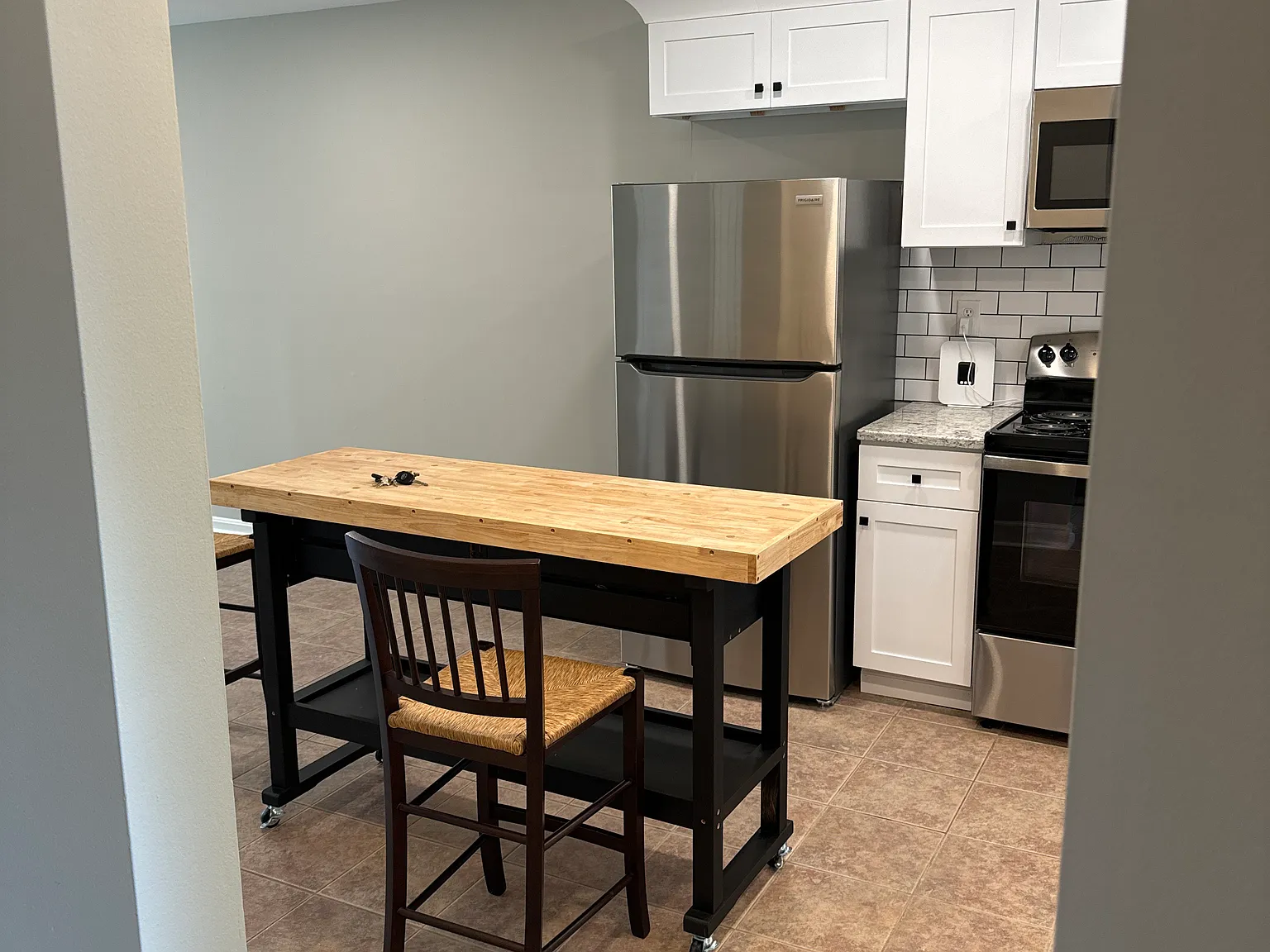 1448 Deer Lake Cir — Photo 3